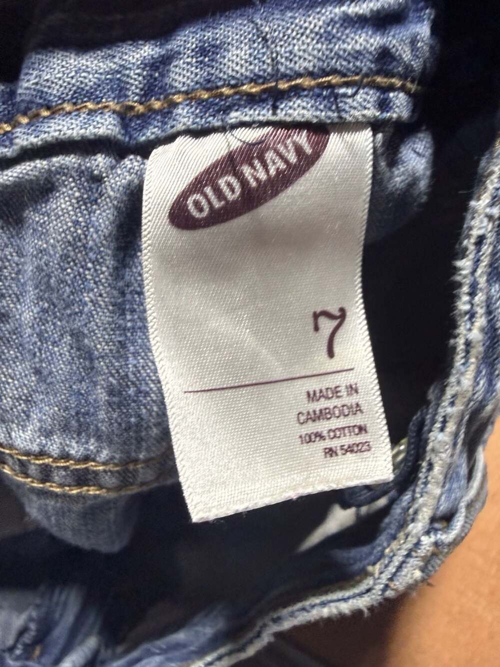 Old Navy girls size 7 denim jeans - Picture 3 of 3